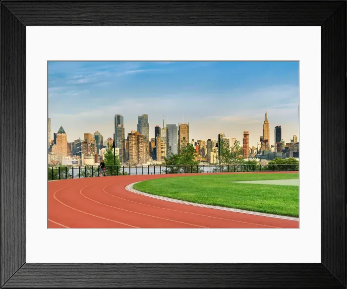 Framed Print : New York City, Midtown Manhattan seen from a park in New Jersey Framed Print : New York City, Midtown Manhattan seen from a park in New Jersey