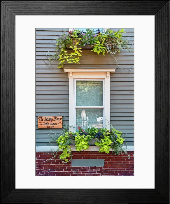 Framed Print : Massachusetts, Boston, famous Skinny House on Hull Street, North End Framed Print : Massachusetts, Boston, famous Skinny House on Hull Street, North End