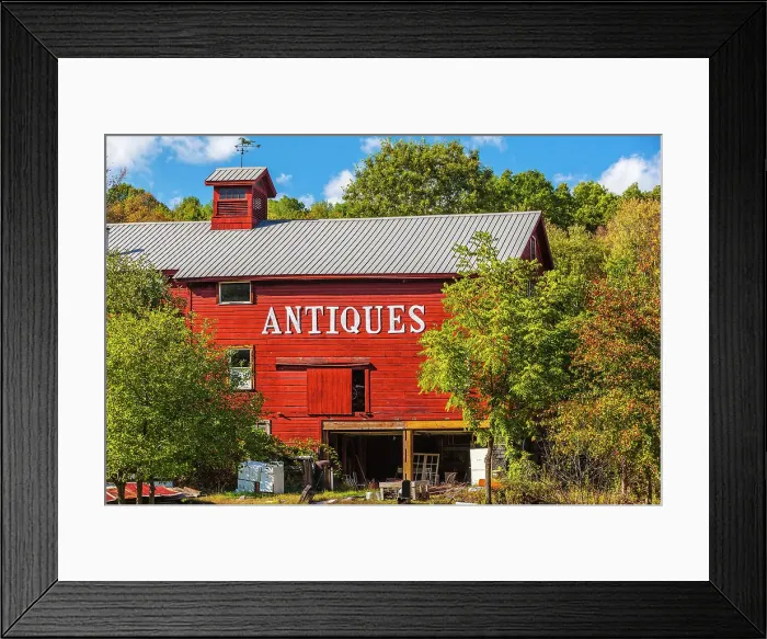 Framed Print : New York, Antique barn and fall colors Framed Print : New York, Antique barn and fall colors