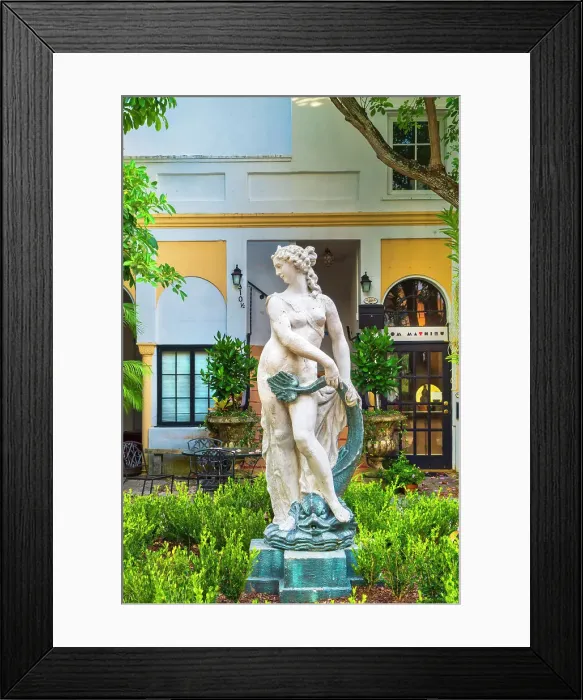 Framed Print : Florida, Palm Beach, Worth Avenue, courtyard