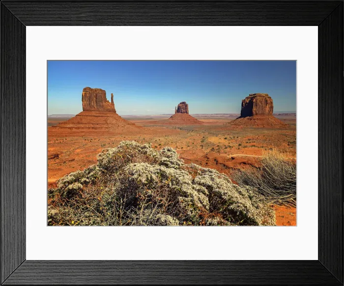 Framed Print : Arizona, Monument Valley, Mitten and Merrick Butte Framed Print : Arizona, Monument Valley, Mitten and Merrick Butte