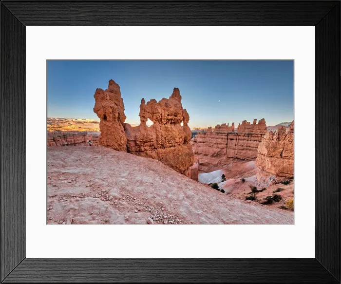 Framed Print : Utah, Bryce Canyon National Park, Colorado Plateau, View from Sunset Point to Thor's Hammer Framed Print : Utah, Bryce Canyon National Park, Colorado Plateau, View from Sunset Point to Thor's Hammer