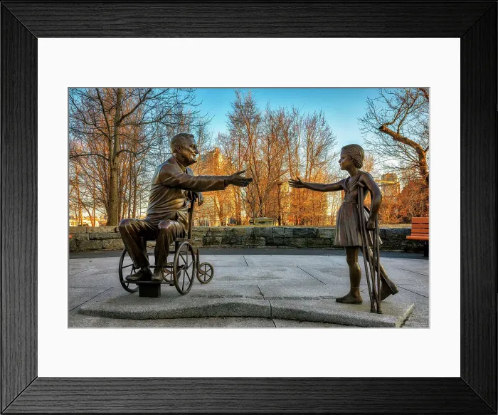 Framed Print : New York City, Roosevelt Island, Southpoint Park, Hope memorial Framed Print : New York City, Roosevelt Island, Southpoint Park, Hope memorial