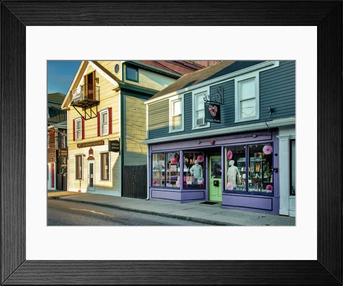 Framed Print : Rhode Island, Newport, Friendly Harbor and shops on Thames Street Framed Print : Rhode Island, Newport, Friendly Harbor and shops on Thames Street