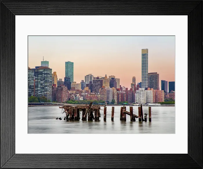 Framed Print : New York City, Manhattan Skyline from Long Island City South Park Framed Print : New York City, Manhattan Skyline from Long Island City South Park