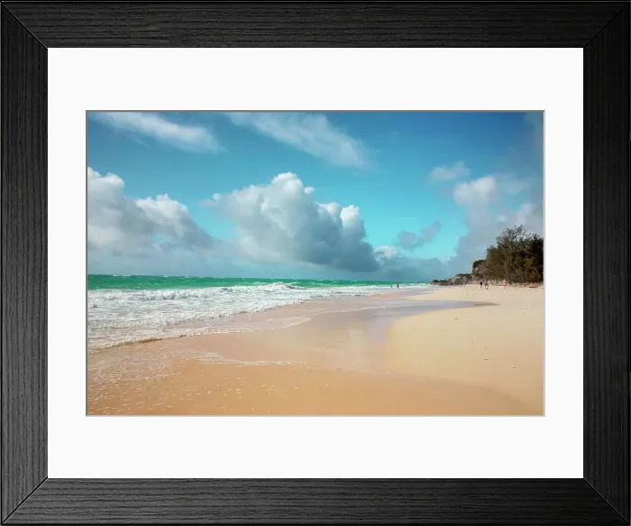 Framed Print : Bermuda, private beach with aquamarine water and pink sand at Rosewood Bermuda Hotel Framed Print : Bermuda, private beach with aquamarine water and pink sand at Rosewood Bermuda Hotel