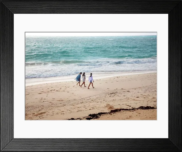 Framed Print : Bermuda, women strolling on private beach at Rosewood Bermuda Hotel