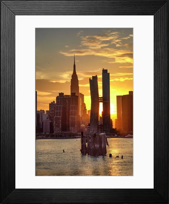 Framed Print : NYC, Long Island City, views of Manhattan