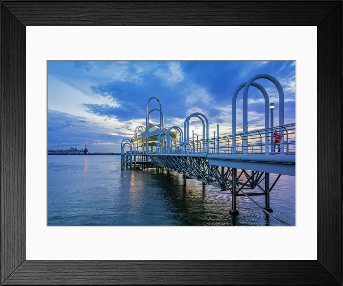 Framed Print : Louisiana, Baton Rouge Waterfront & Boardwalk on The Mississippi River Framed Print : Louisiana, Baton Rouge Waterfront & Boardwalk on The Mississippi River