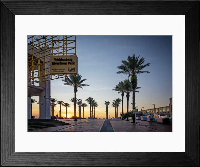 Framed Print : Louisiana, New Orleans, Woldenberg Riverfront Park Framed Print : Louisiana, New Orleans, Woldenberg Riverfront Park