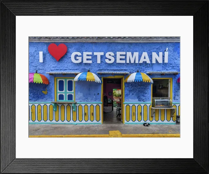 Framed Print : Colombia, Cartagena, Getsemani, colorful facade Framed Print : Colombia, Cartagena, Getsemani, colorful facade
