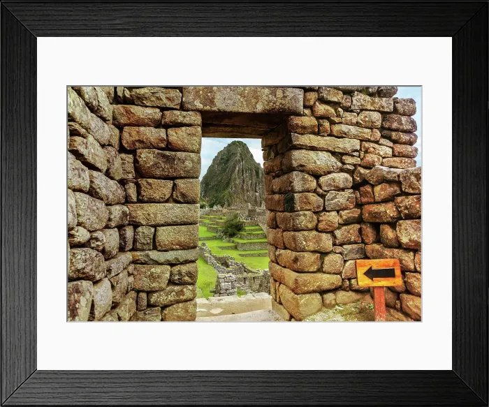 Framed Print : Peru, Machu Picchu ruins and Huayna Picchu mountain seen through gate Framed Print : Peru, Machu Picchu ruins and Huayna Picchu mountain seen through gate