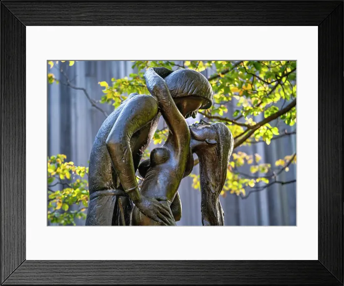 Framed Print : New York City, Manhattan, Central Park, Delacorte Theater, statue of Romeo & Juliet Framed Print : New York City, Manhattan, Central Park, Delacorte Theater, statue of Romeo & Juliet
