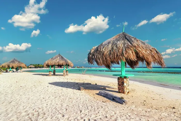 Framed Print : Aruba, Baby beach with straw huts Framed Print : Aruba, Baby beach with straw huts