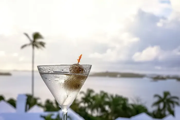 Framed Print : Bermuda, Refreshing cocktail with view of Great Sound Framed Print : Bermuda, Refreshing cocktail with view of Great Sound