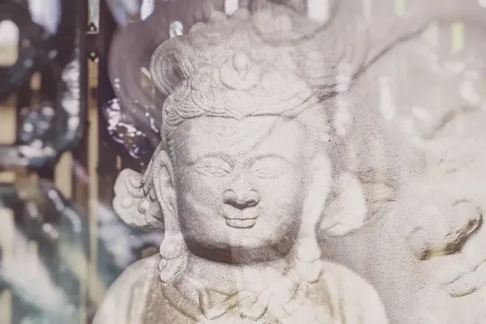 Framed Print : Closeup of deity statue