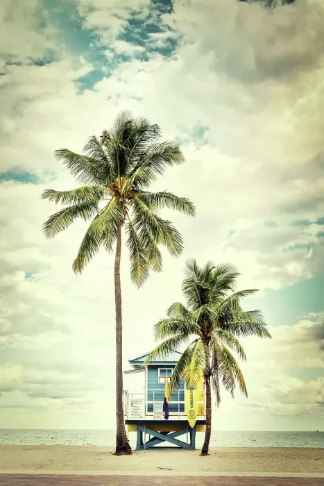 Framed Print : Florida, South Florida, Hollywood Beach, lifeguard station Framed Print : Florida, South Florida, Hollywood Beach, lifeguard station