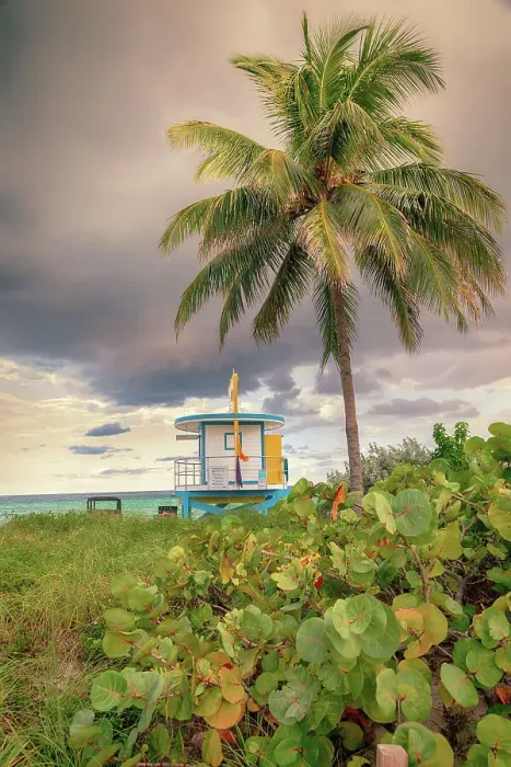 Framed Print : Florida, South Florida, lifeguard station on Hollywood Beach Framed Print : Florida, South Florida, lifeguard station on Hollywood Beach