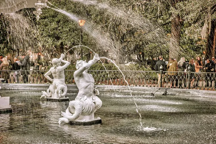 Framed Print : Georgia, Savannah, Forsyth Fountain, historic district