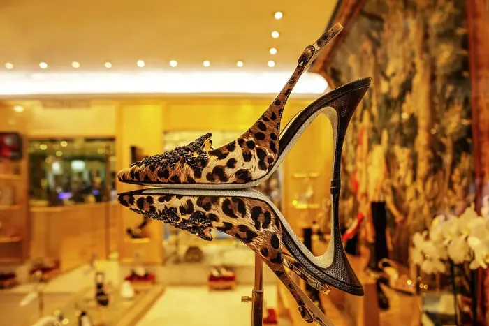 Framed Print : Italy, Veneto, Venice, Fashionable shoe in store window Framed Print : Italy, Veneto, Venice, Fashionable shoe in store window
