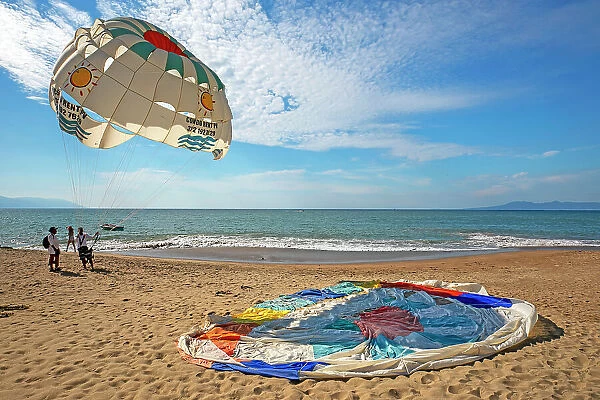Mexico, Puerto Vallarta, beach, parasailing