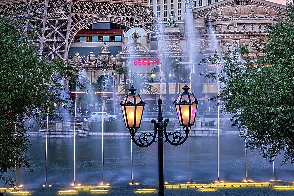 Nevada, Las Vegas, street lamp and water fountain