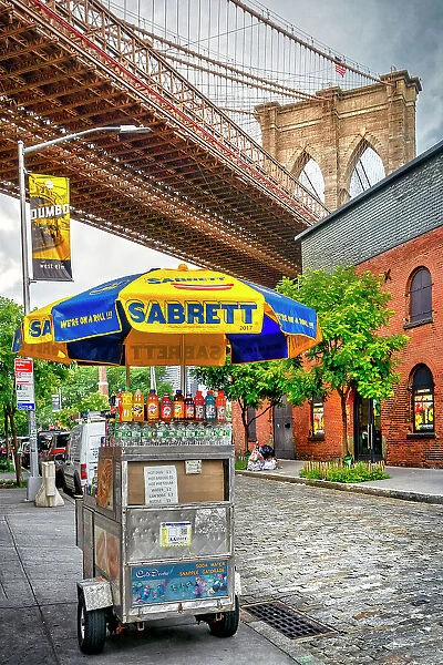 New York City, Brooklyn, DUMBO, hotdog stand