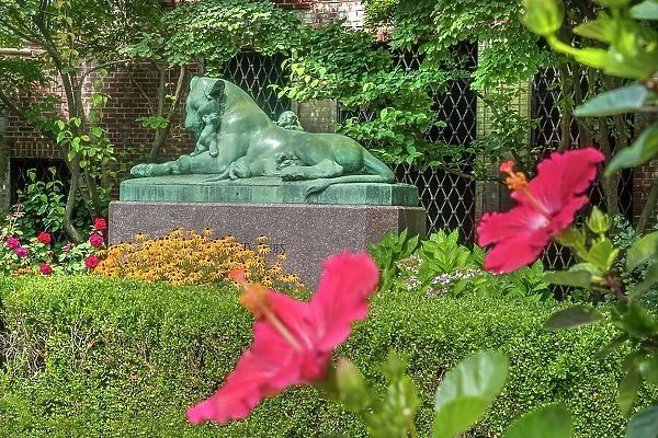 New York City, Brooklyn, Prospect Park Zoo, lion statue