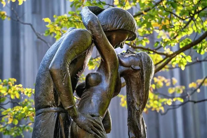 Framed Print : New York City, Manhattan, Central Park, Delacorte Theater, statue of Romeo & Juliet Framed Print : New York City, Manhattan, Central Park, Delacorte Theater, statue of Romeo & Juliet