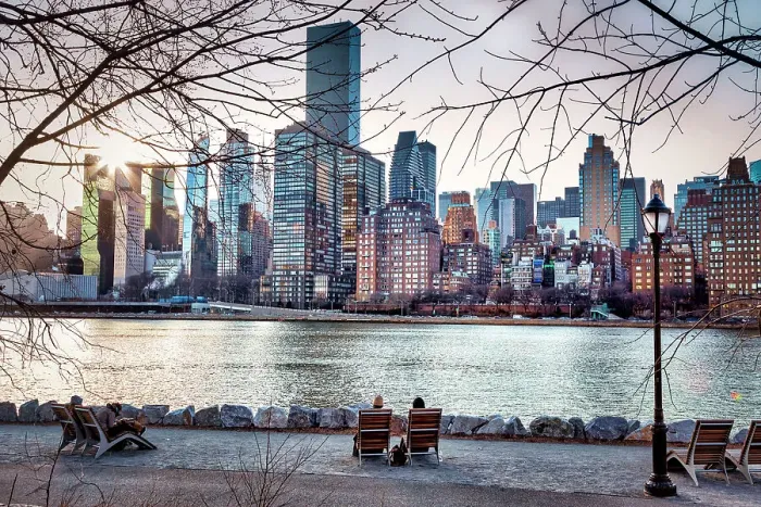 Framed Print : New York City, Manhattan Skyline viewed from Roosevelt Island Framed Print : New York City, Manhattan Skyline viewed from Roosevelt Island