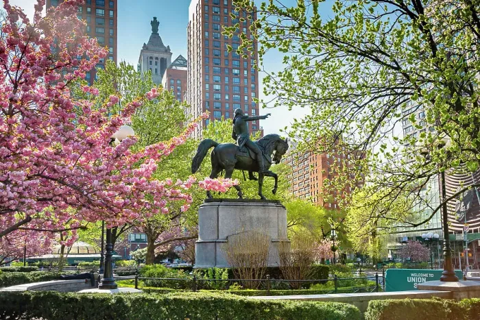 Framed Print : New York City, Manhattan, Union Square, George Washington Statue Framed Print : New York City, Manhattan, Union Square, George Washington Statue