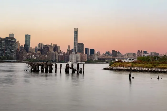 Framed Print : New York City, Midtown Manhattan Skyline from Long Island City South Park Framed Print : New York City, Midtown Manhattan Skyline from Long Island City South Park