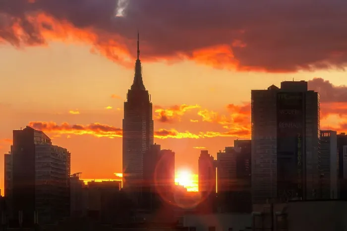 Framed Print : New York City, sunset behind the Empire State Building Framed Print : New York City, sunset behind the Empire State Building