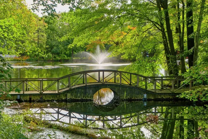 Framed Print : New York, Long Island, Roslyn Harbor, Clayton-Cedarmere Estates, home of William Cullen Bryant, footbridge with water fountain in background