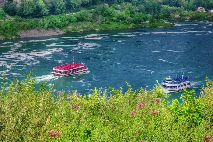 Framed Print : New York, Niagara Falls, Touristic boats on Niagara River Framed Print : New York, Niagara Falls, Touristic boats on Niagara River