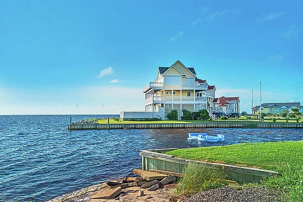 North Carolina, Outer Banks, vacation homes overlooking the sound