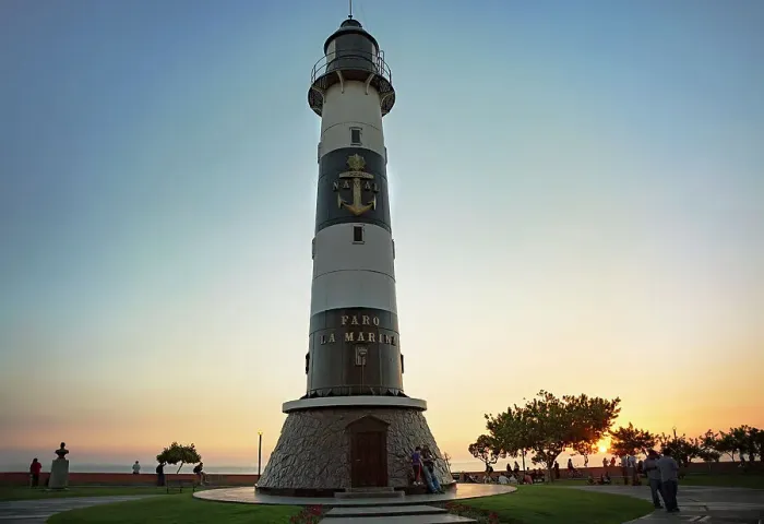 Framed Print : Peru, Lima, Miraflores, Marina Lighthouse at sunset Framed Print : Peru, Lima, Miraflores, Marina Lighthouse at sunset