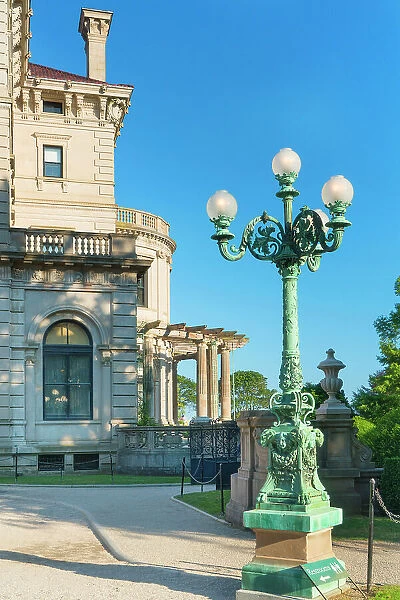 Rhode Island, Newport, entrance to the Breakers mansion