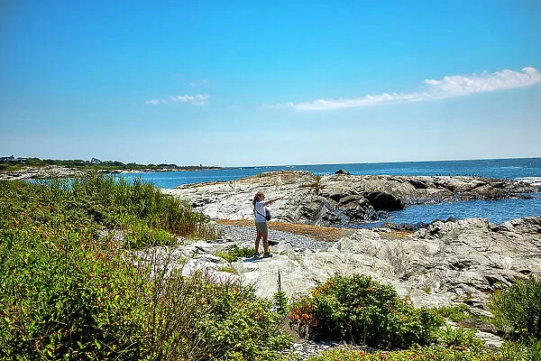 Rhode Island, Newport, Rocky shore near Castle Hill Lighthouse