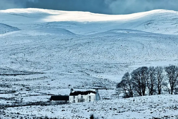 Framed Print : Scotland, Highlands, isolated property