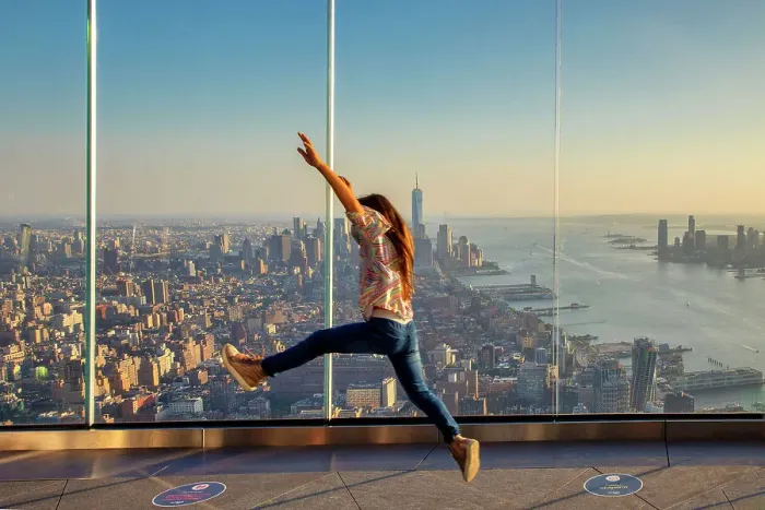 Framed Print : USA, New York City, Hudson Yards, Edge, observatory deck, aerial views, young girl Framed Print : USA, New York City, Hudson Yards, Edge, observatory deck, aerial views, young girl