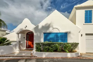 White Prints: Bermuda, Rosewood Bermuda Hotel buildings painted in white