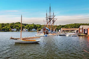 Images Dated 22nd September 2022: Connecticut, Mystic, Mystic Seaport Museum, Seaport village, Living History Museum, seaport scene