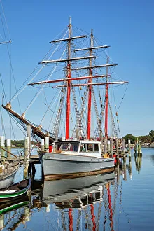 Pier Prints: Connecticut, Mystic, Schooner Wharf, Alvei ship