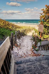 Florida, Boca Raton, Red Reef Park, walkway to the beach