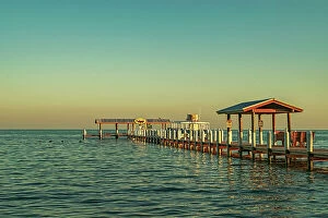 Images Dated 5th December 2023: Florida, The Keys, Islamorada, Pier at Cheeca Lodge & Spa