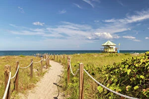 Images Dated 31st May 2023: Florida, South Florida, Delray Beach, lifeguard station with pathway leading towards the ocean