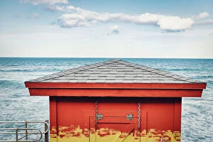 Images Dated 31st May 2023: Florida, South Florida, Lantana, colorful hut on Beach