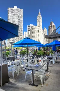 Downtown Prints: Illinois, Chicago, Outdoor restaurant at London House Hotel in Downtown Chicago