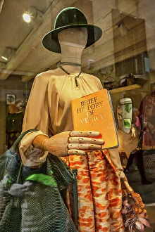 Italia Prints: Italy, Veneto, Venice, Window shopping Fashion store